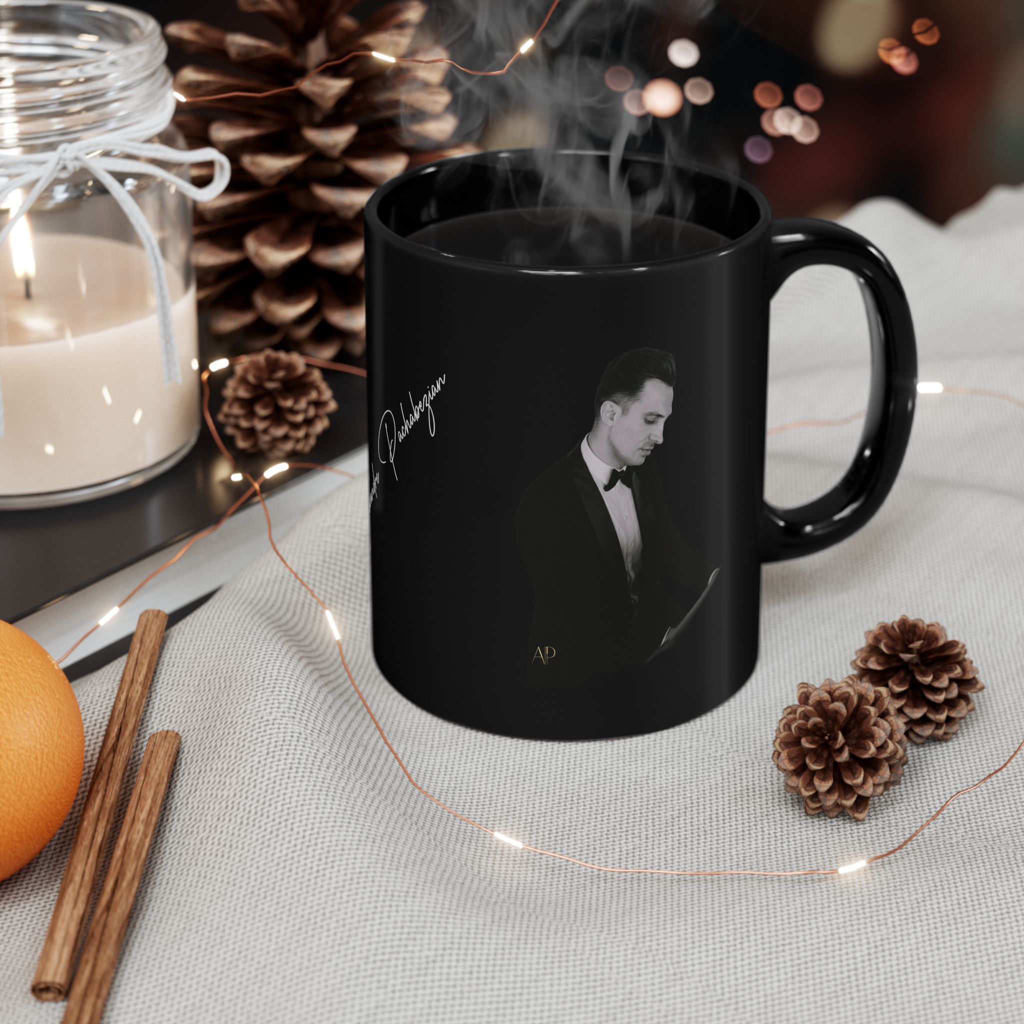 (EUR Customers) Mug en céramique noire — Portrait élégant d’Alexandre Pachabezian & design signature (11oz, 15oz) – Image 4